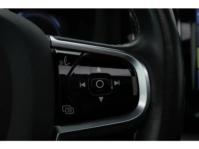 Volvo XC60 2.0 T8 AWD R-Design 2020 Hybride Benzine 13