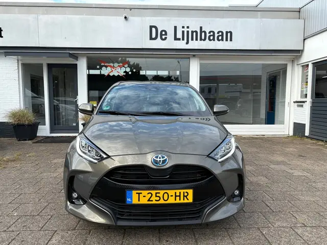 Toyota Yaris 1.5 Hybrid Dynamic 2021 Hybride Benzine 4