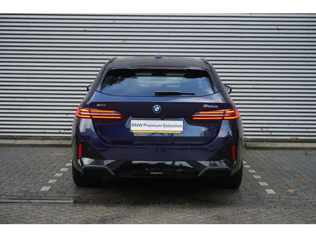 BMW 5 Serie Touring 550e xDrive 2025 Hybride Benzine 5