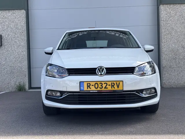 Volkswagen Polo 1.2 TSI Highline 2016 Benzine 2