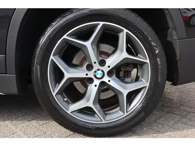 BMW X1 xDrive20i HIGH EXECUTIVE 2017 Benzine 17
