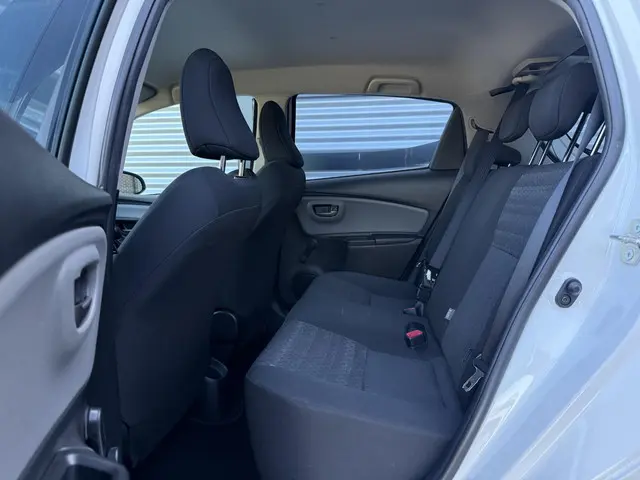 Toyota Yaris 1.0 VVT-i Aspiration 2016 Benzine 11