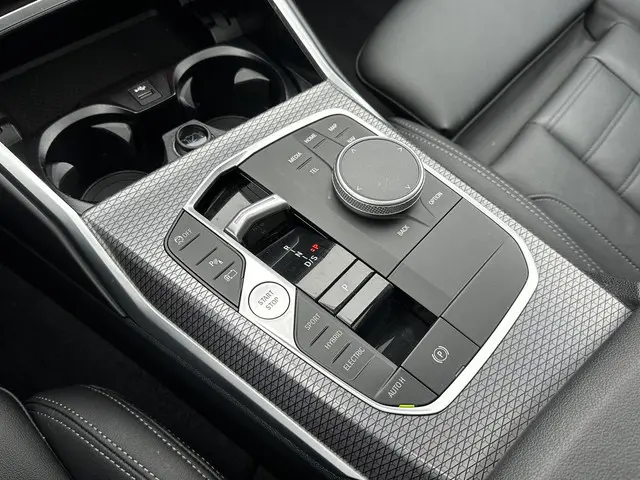 BMW 3 Serie Touring 320e 2024 Hybride Benzine 39