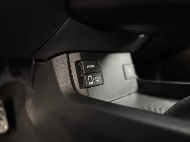 Honda Civic 1.5 i-VTEC Elegance Facelift. 2020 Benzine 36