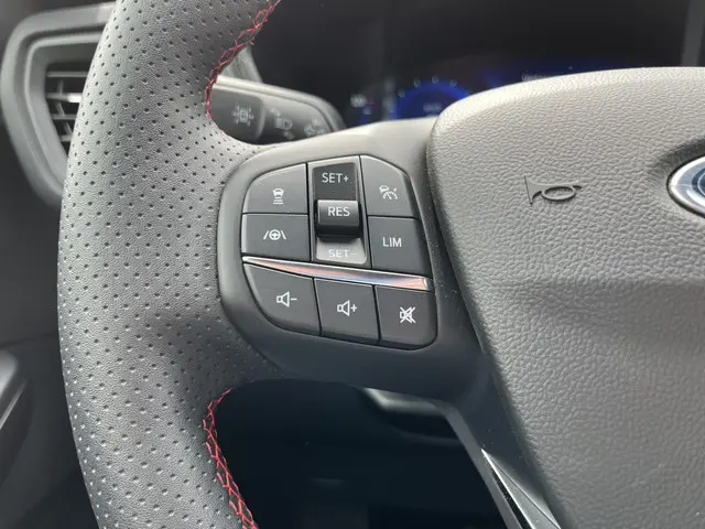 Ford Kuga 2.5 PHEV ST-Line X 2024 Hybride Benzine 22