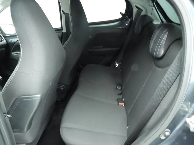 Peugeot 108 1.0 e-VTi Allure 2018 Benzine 8