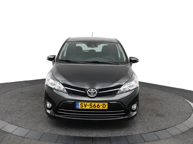 Toyota Verso 1.8 VVT-i SkyView Edition 2018 Benzine 16
