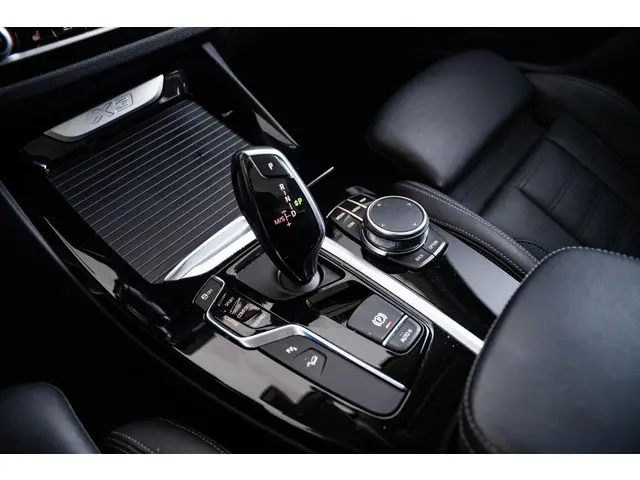 BMW X3 xDrive30i High Executive 2019 Benzine 16