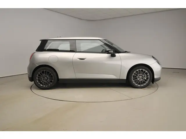 MINI 3-Deurs Cooper E 2024 Elektrisch 4