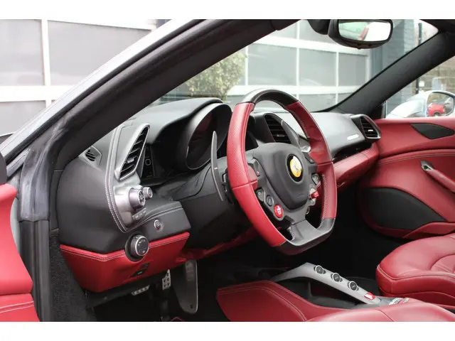 Ferrari 488 3.9 GTB HELE 2018 Benzine 17