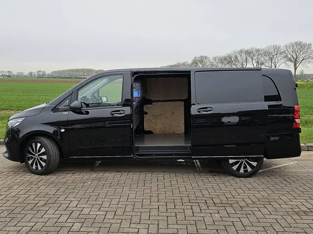 Mercedes-Benz Vito 116 2024 Diesel 17