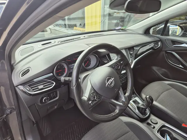 Opel Astra 1.4 Innovation 2016 Benzine 11