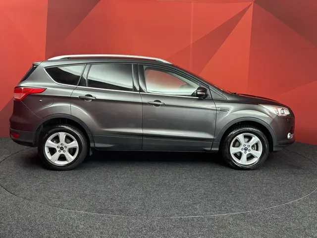 Ford Kuga 1.5 Titanium 2015 Benzine 16