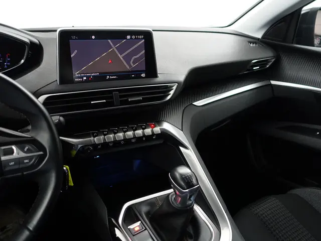 Peugeot 3008 1.2 PureTech Allure- 2017 Benzine 8