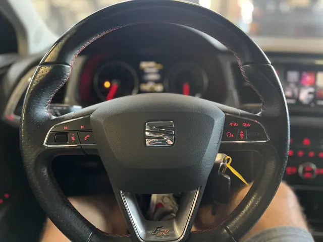 SEAT Leon 1.4 EcoTSI FR Apple CarPlay PANO 2016 Benzine 18