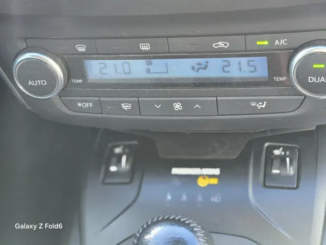 Toyota Avensis 1.8 VVT-i Executive 2017 Benzine 18