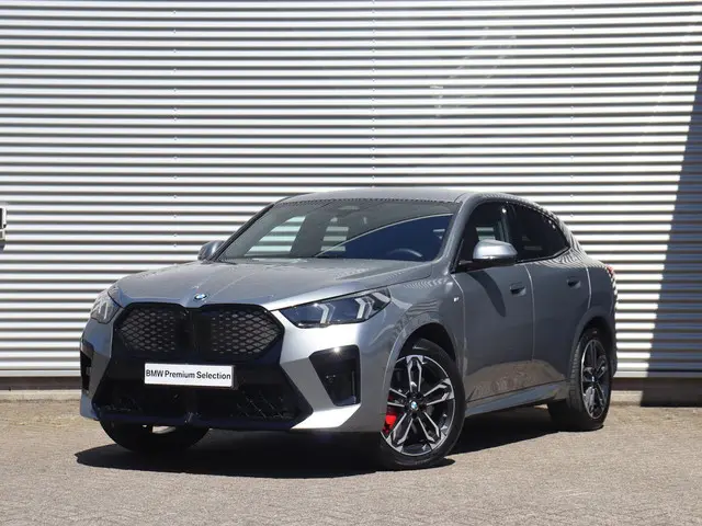 BMW iX2 eDrive20 2024 Elektrisch 33