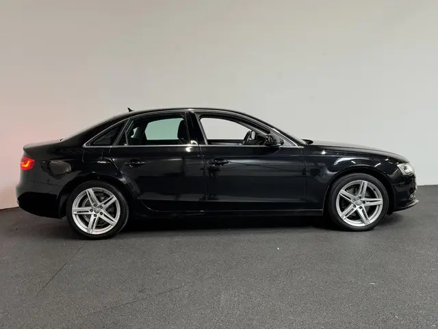 Audi A4 Limousine 1.8 TFSI Business Edition 2015 Benzine 6
