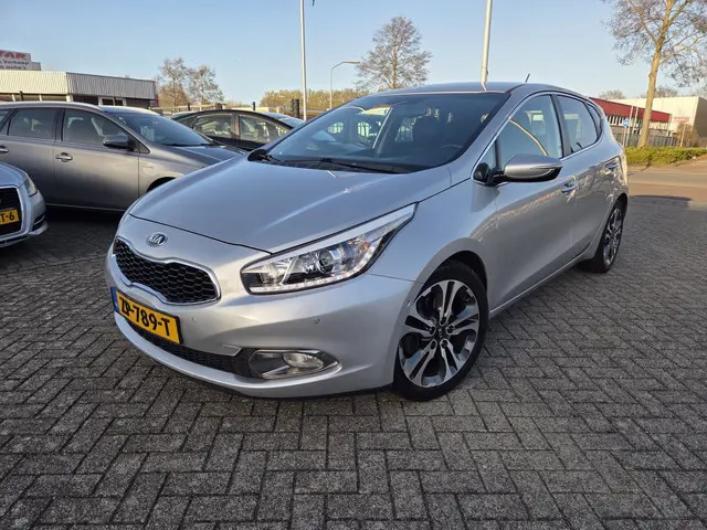 Kia cee'd 1.6 GDI Super Pack/vol opties 2014 Benzine 39