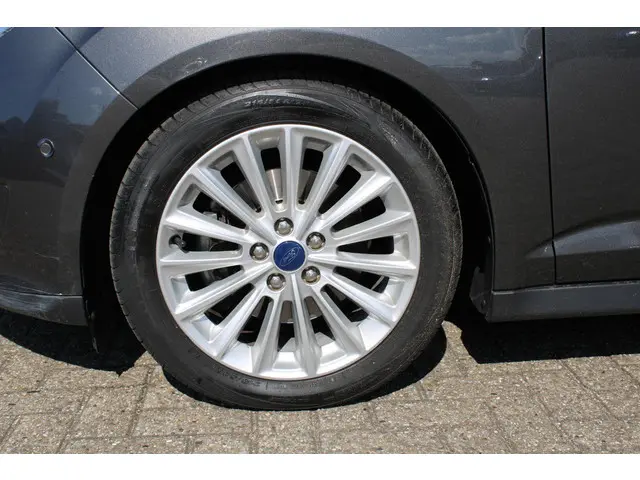 Ford C-MAX 1.5 Titanium 2015 Benzine 12