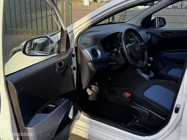 Hyundai i10 1.0i i-Motion 2015 Benzine 11