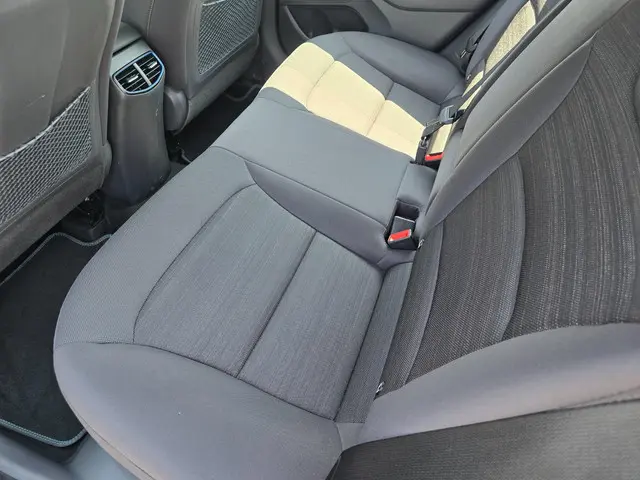 Hyundai IONIQ 1.6 GDi i-Motion 2018 Hybride Benzine 28