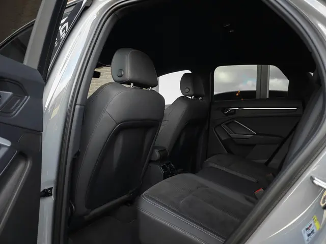 Audi Q3 Sportback 35 TFSI S Edition 2021 Benzine 36