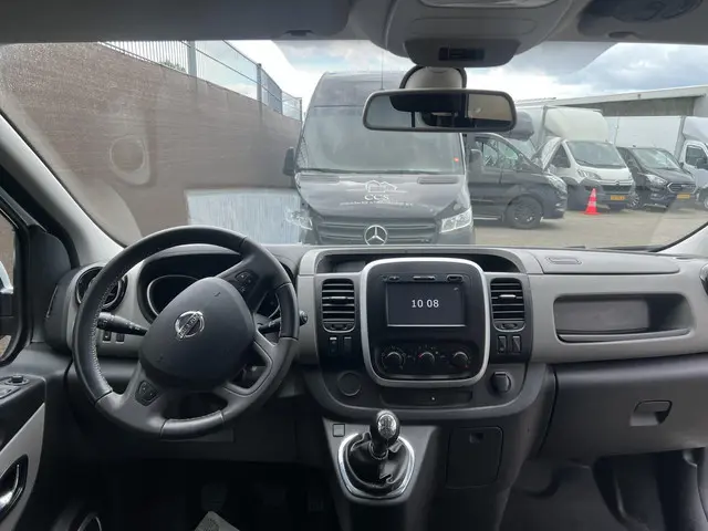 Nissan NV300 L1H1 Optima 2019 Diesel 26