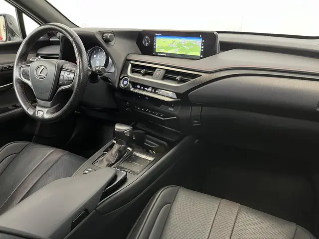 Lexus UX 250h AWD F Sport Premium 2019 Hybride Benzine 12