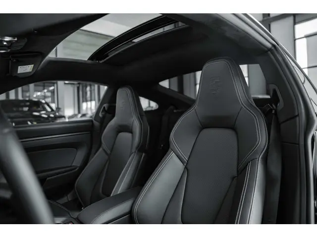 Porsche 911 Carrera GTS 2025 Benzine 20