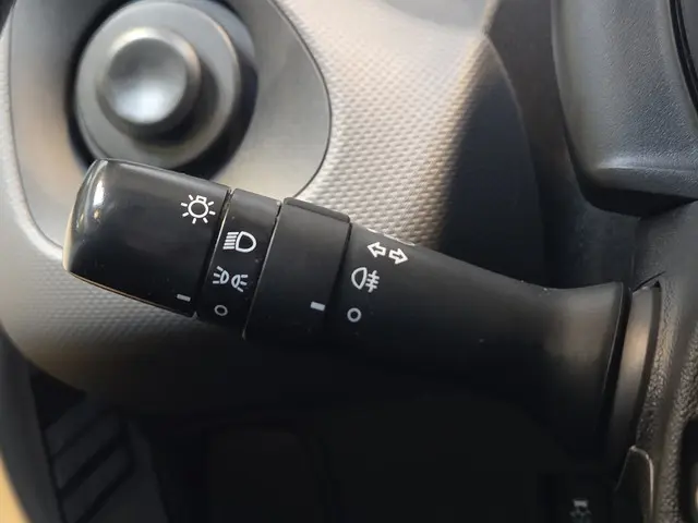 Peugeot 108 1.0 e-VTi Active 2021 Benzine 24