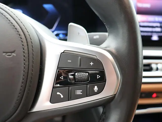 BMW 3 Serie Sedan 330e 2023 Hybride Benzine 10