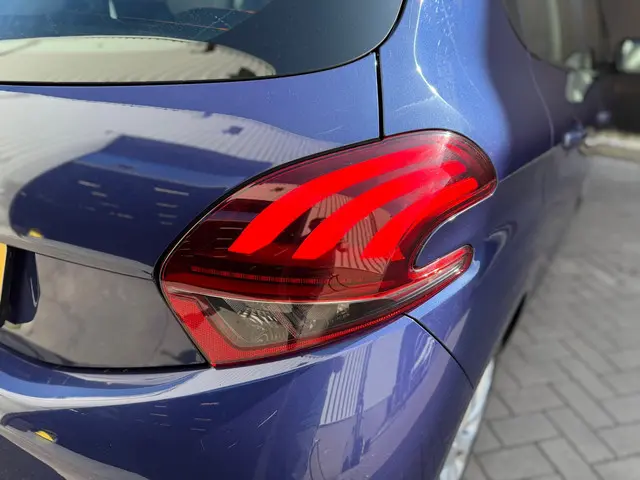 Peugeot 208 1.2 PureTech Blue Lion 2018 Benzine 11