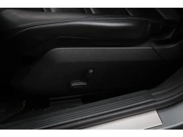 Mercedes-Benz E-Klasse Estate AMG 63 4MATIC 2014 Benzine 24