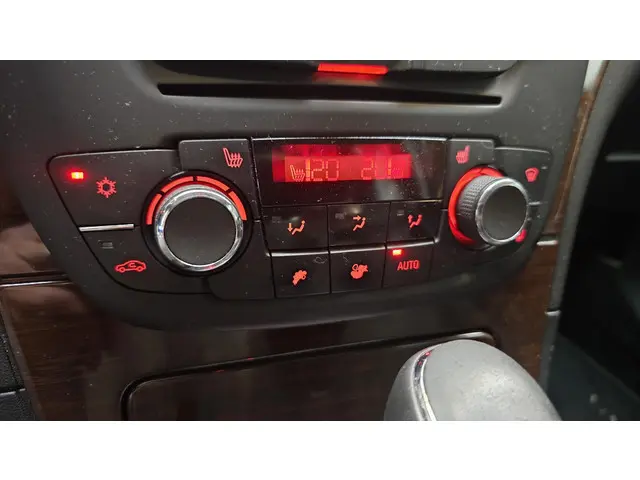 Opel Insignia 2.8 T Cosmo 4x4 2012 Benzine 21
