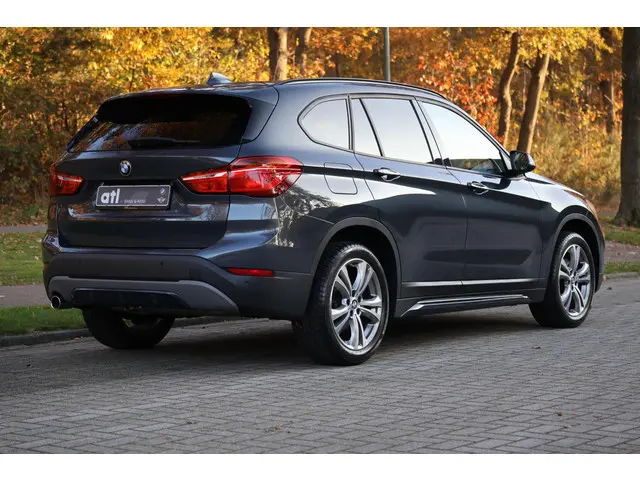 BMW X1 sDrive18i 2019 Benzine 6