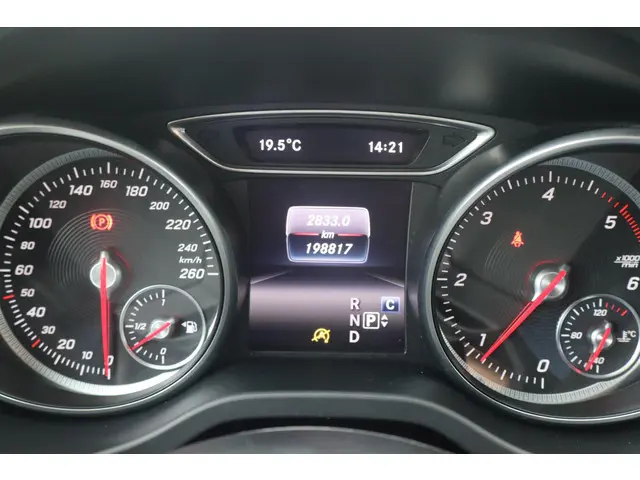 Mercedes-Benz CLA 180 d Lease Edition Plus 2016 Diesel 21