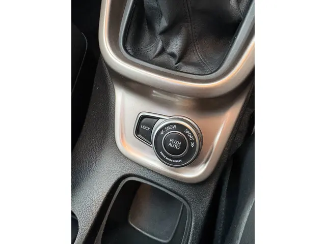 Suzuki Vitara 1.6 High Executive Allgrip 2017 Benzine 19