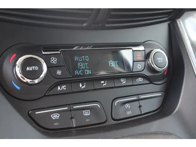 Ford Kuga 1.5 Trend Edition 2015 Benzine 28
