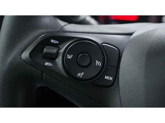 Opel Combo Tour 1.2 Turbo L2H1 Edition 7p. 2020 Benzine 24