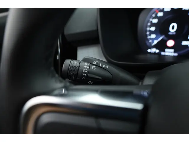 Volvo XC40 T4 Recharge Core 2023 Hybride Benzine 8