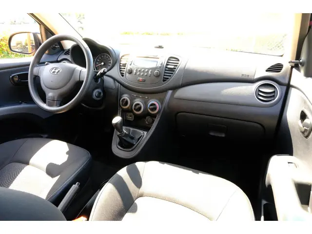 Hyundai i10 1.0 i-Drive 5-drs Elektr. ramen 2013 Benzine 5