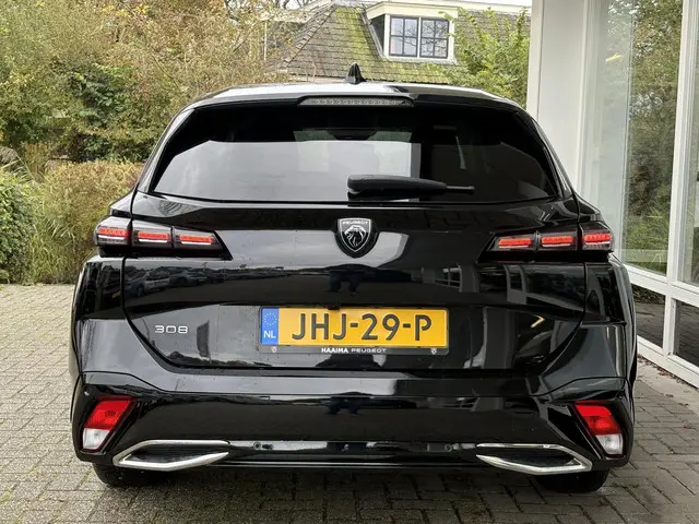 Peugeot 308 SW 1.2T 130pk Automaat Allure 2024 Benzine 4