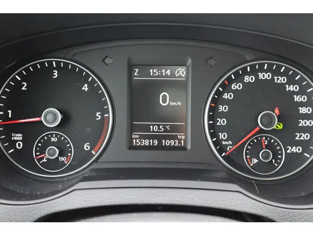 Volkswagen Sharan 2.0 TDI Highline 7p. 2016 Diesel 25