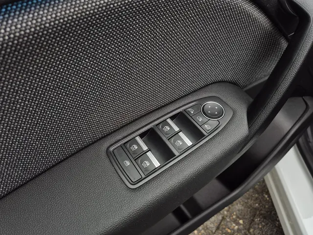 Mitsubishi ASX 1.3 DCT First Edition 2025 Benzine 18