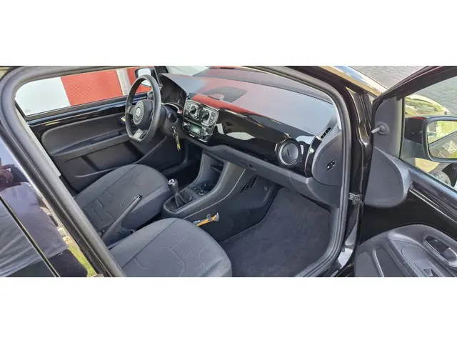 Volkswagen up! 1.0 move up! BlueM. 2015 Benzine 16