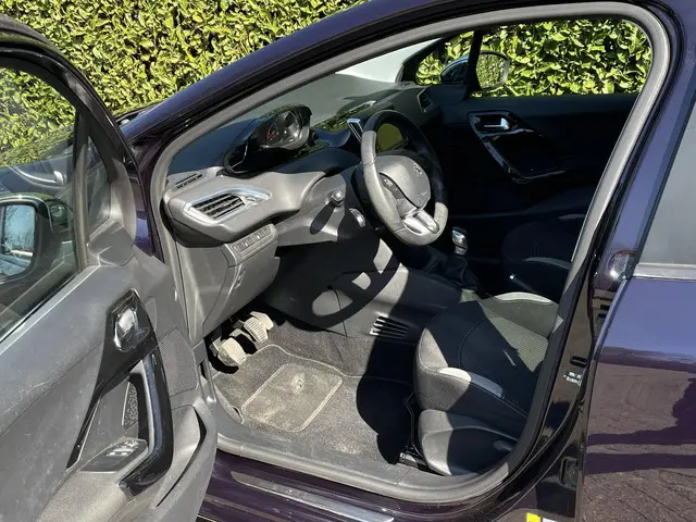 Peugeot 208 1.2 PureTech Style 2015 Benzine 5