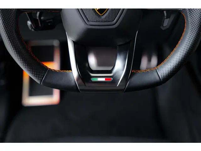 Lamborghini Urus URBAN 2022 Benzine 40