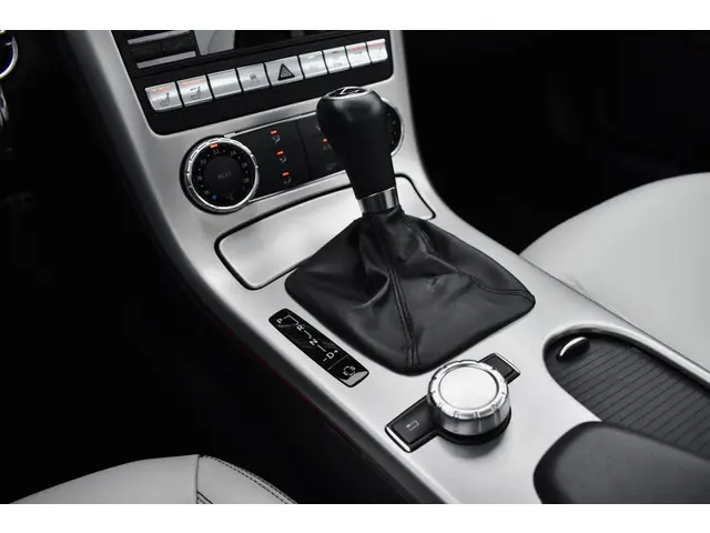 Mercedes-Benz SLK 200 2012 Benzine 16