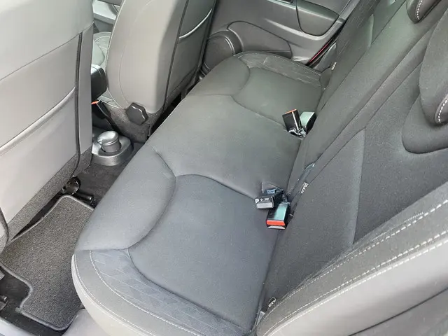 Renault Clio 0.9 TCe Limited 2018 Benzine 24